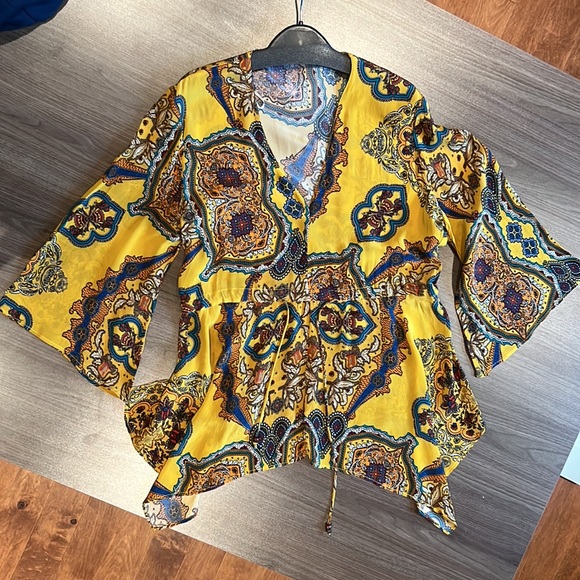 Princess goes Hollywood flowy silk top - Picture 3 of 9